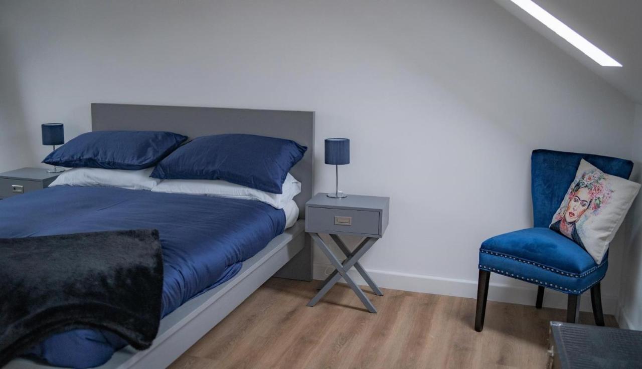 The Red House Modern Stylish Home From Home Walking Distance To Cardiff Bay And City Centre With Parking Luaran gambar
