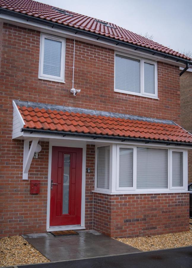 The Red House Modern Stylish Home From Home Walking Distance To Cardiff Bay And City Centre With Parking Luaran gambar