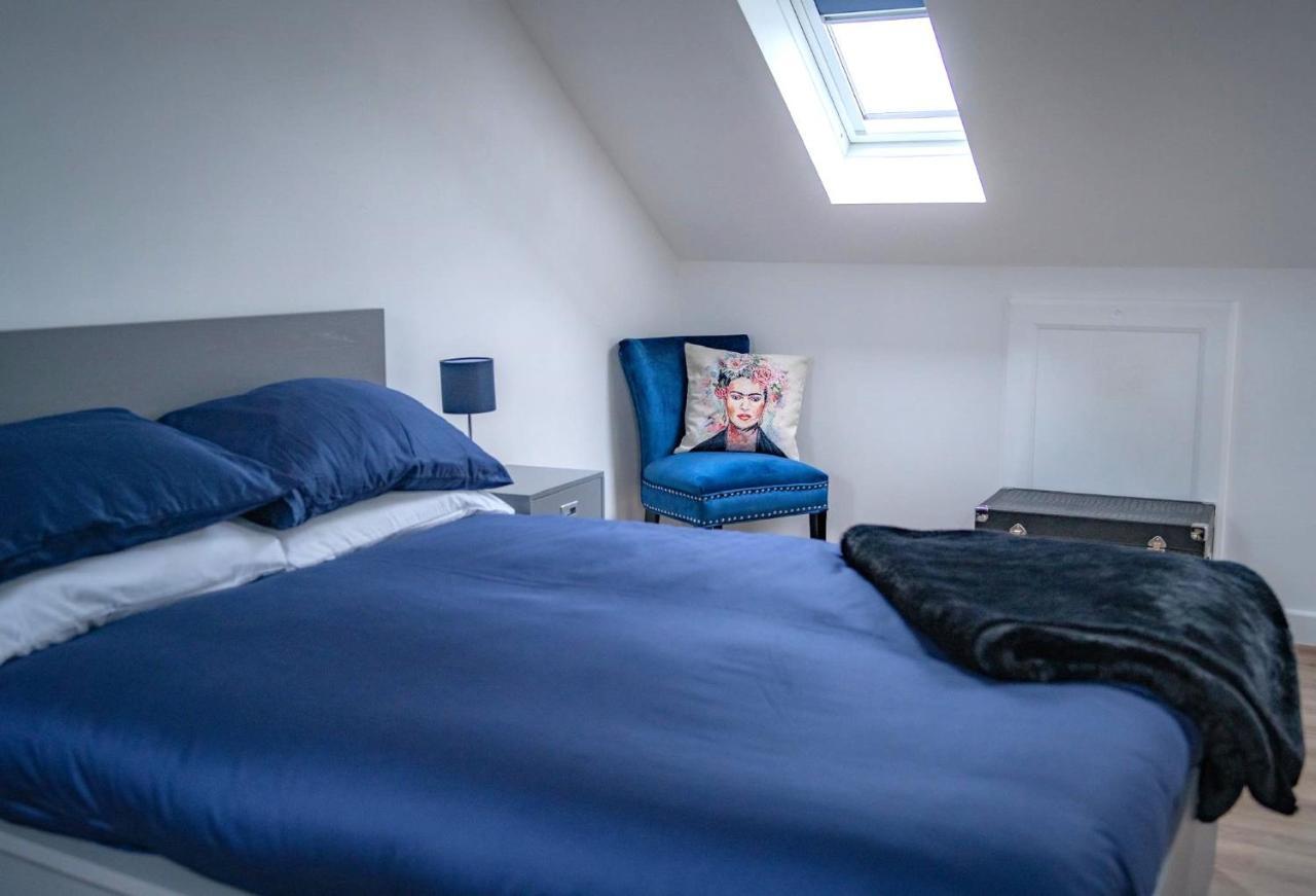 The Red House Modern Stylish Home From Home Walking Distance To Cardiff Bay And City Centre With Parking Luaran gambar
